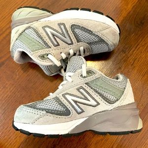New Balance Walker/toddler size 4